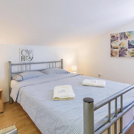 Amazing Apartment In Medulin With Wifi Exterior photo